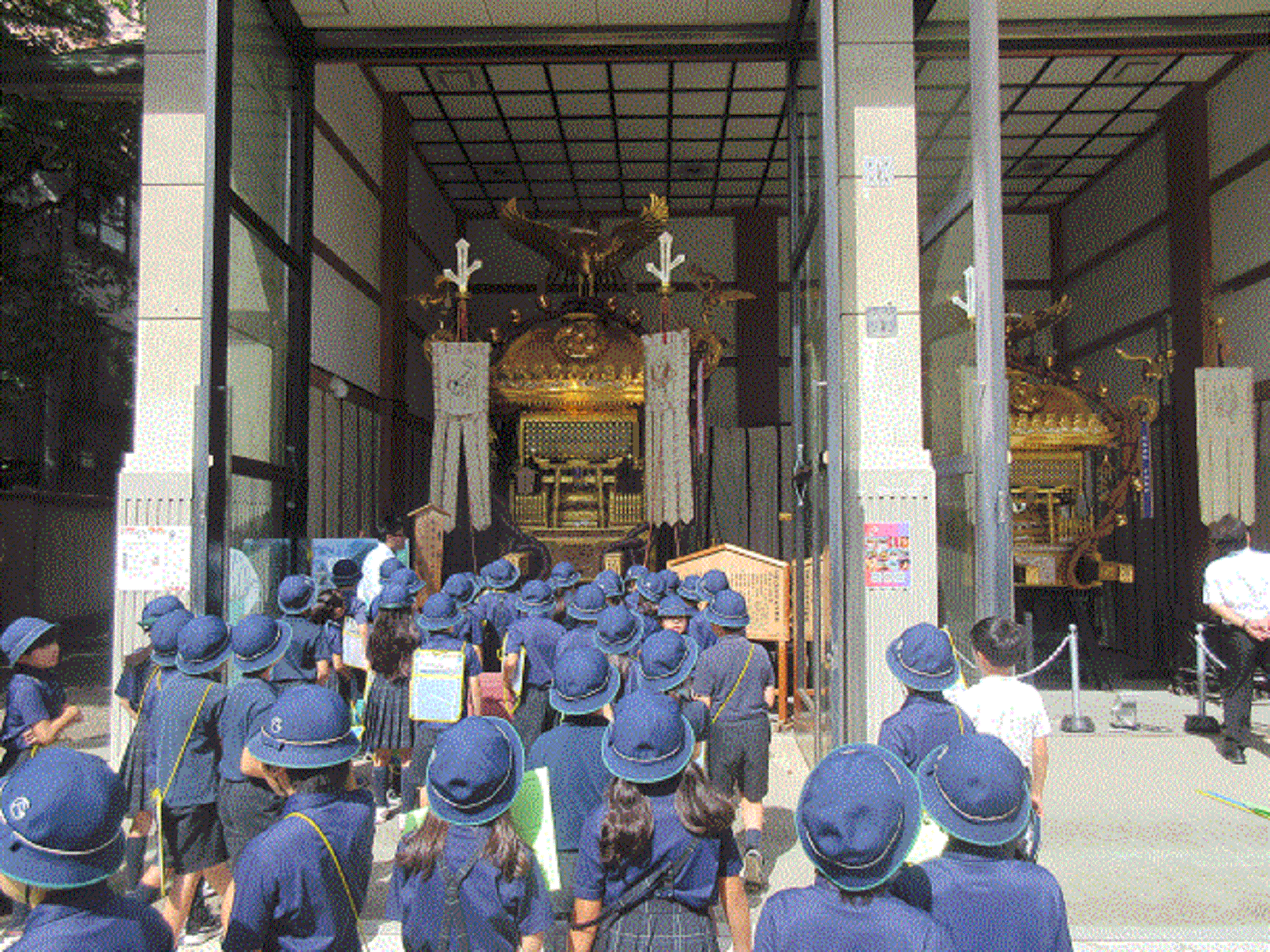 mikoshi1.gif